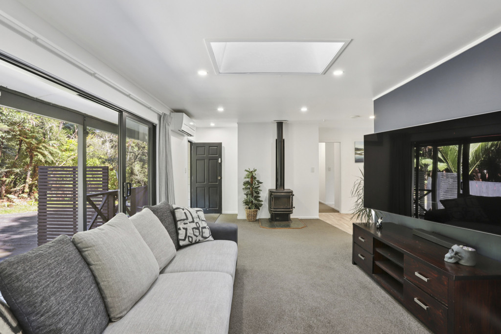 420 Scenic Drive, Waiatarua - Photo 7