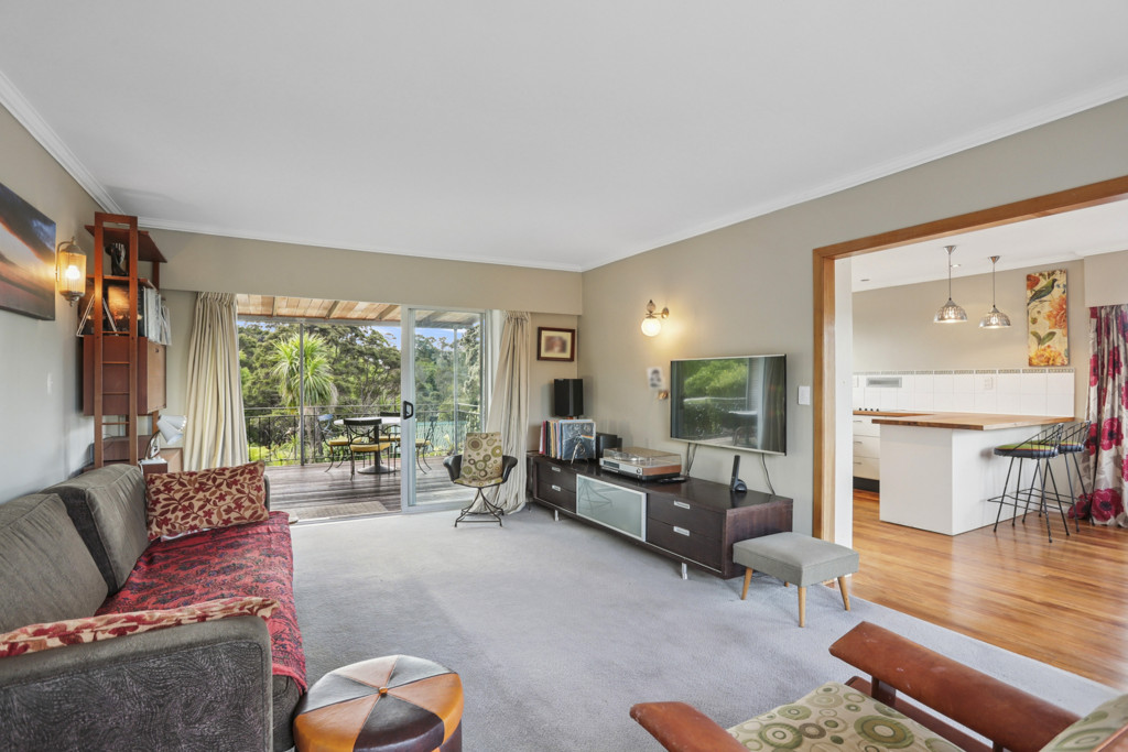 10 Rauhuia Crescent, Parau - Photo 5