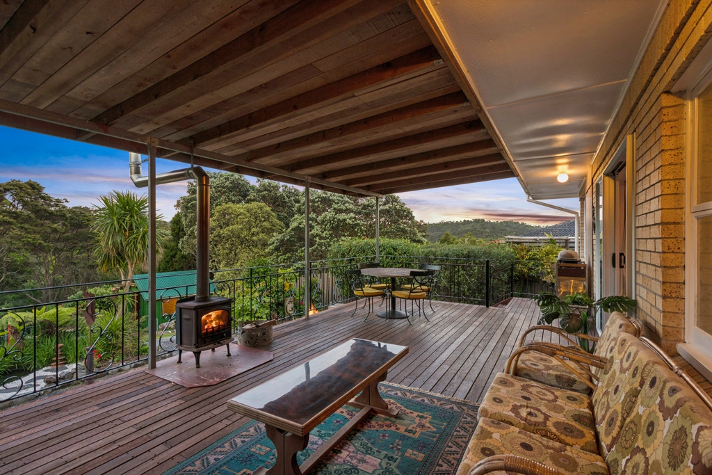 10 Rauhuia Crescent, Parau - Photo 4