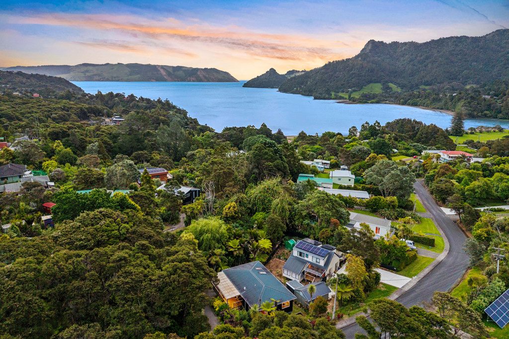 37 Upland Road, Huia - Photo 3