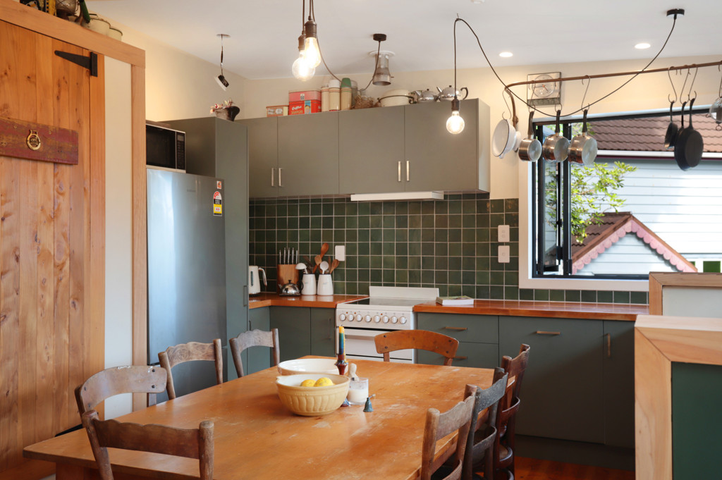 105 Laingholm Drive, Laingholm - Photo 3