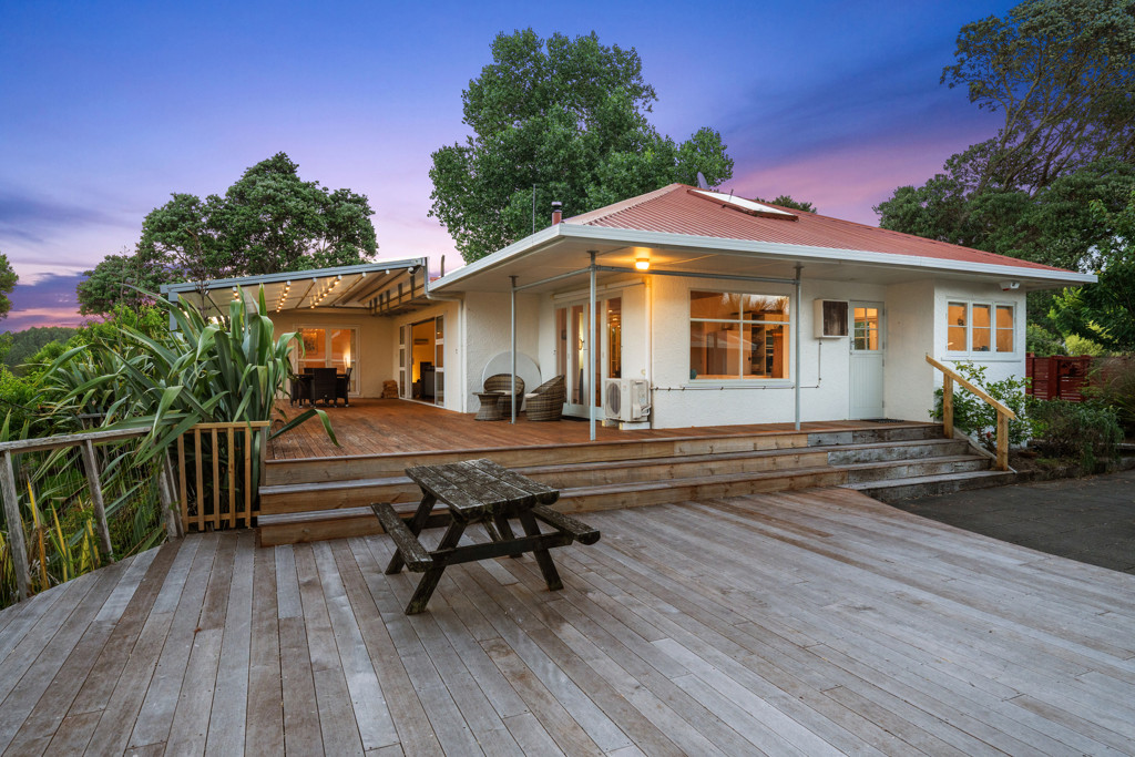 77 Minnehaha Avenue, Titirangi - Photo 2