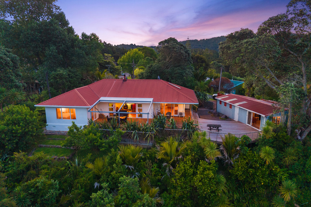 77 Minnehaha Avenue, Titirangi