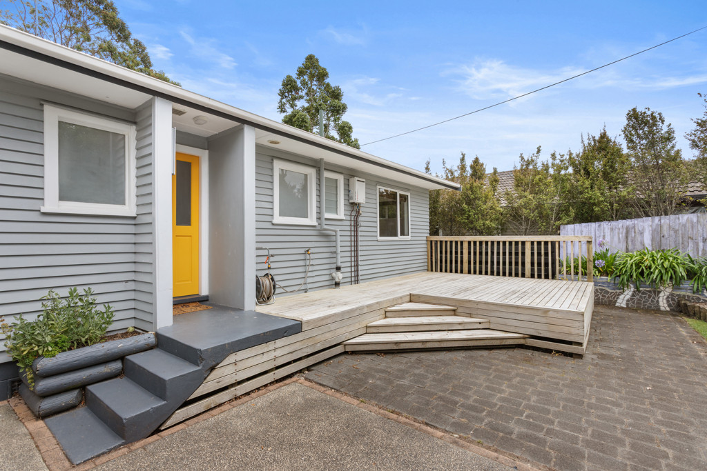 32 Konini Road, Titirangi - Photo 2