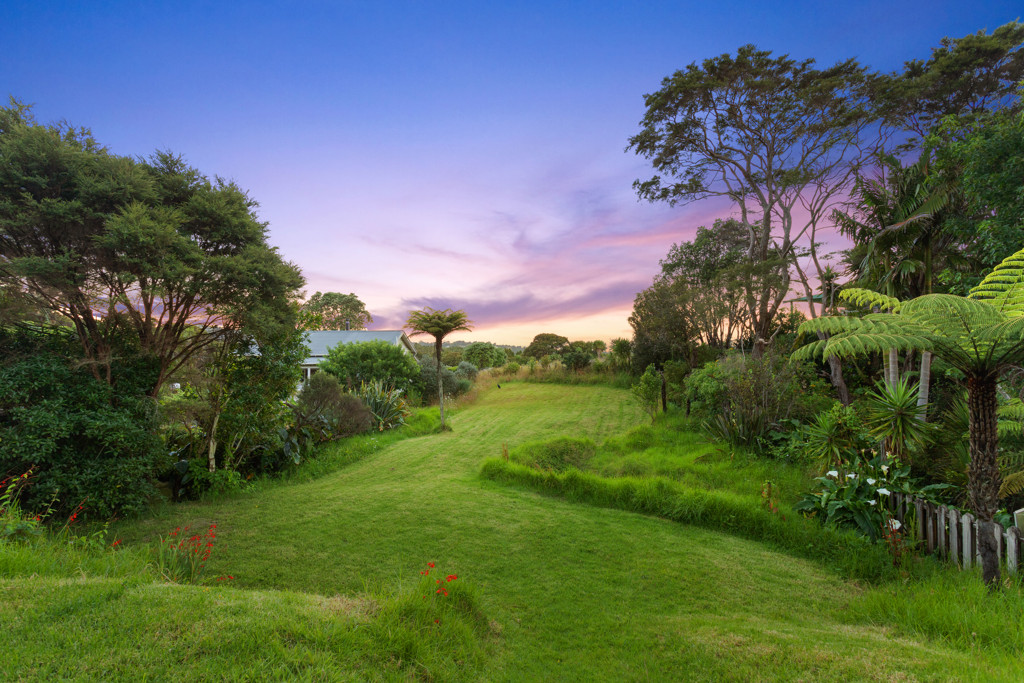 428 Huia Road, Laingholm - Photo 2