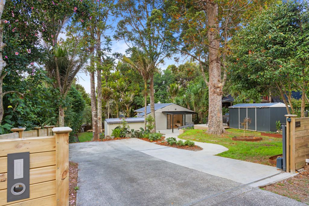 22 Hollywood Avenue, Titirangi - Photo 3