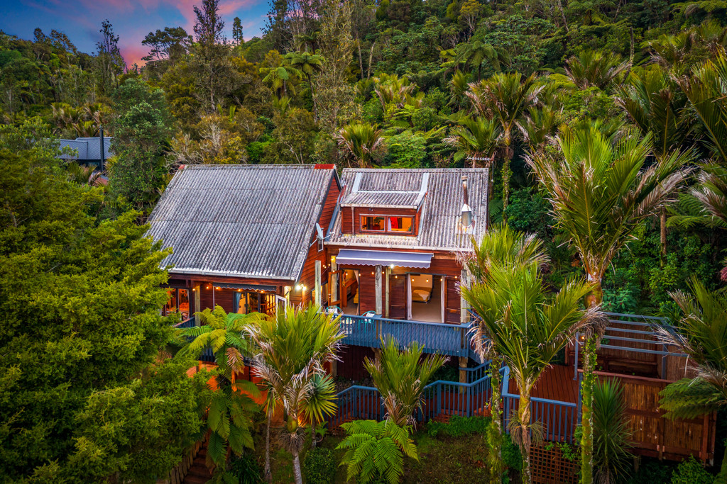 211 Shaw Road, Titirangi