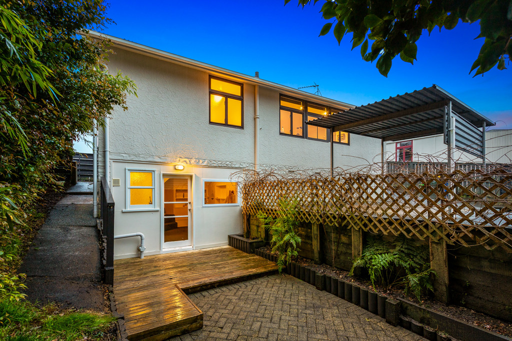 20 Withers Road, Glen Eden - Photo 2