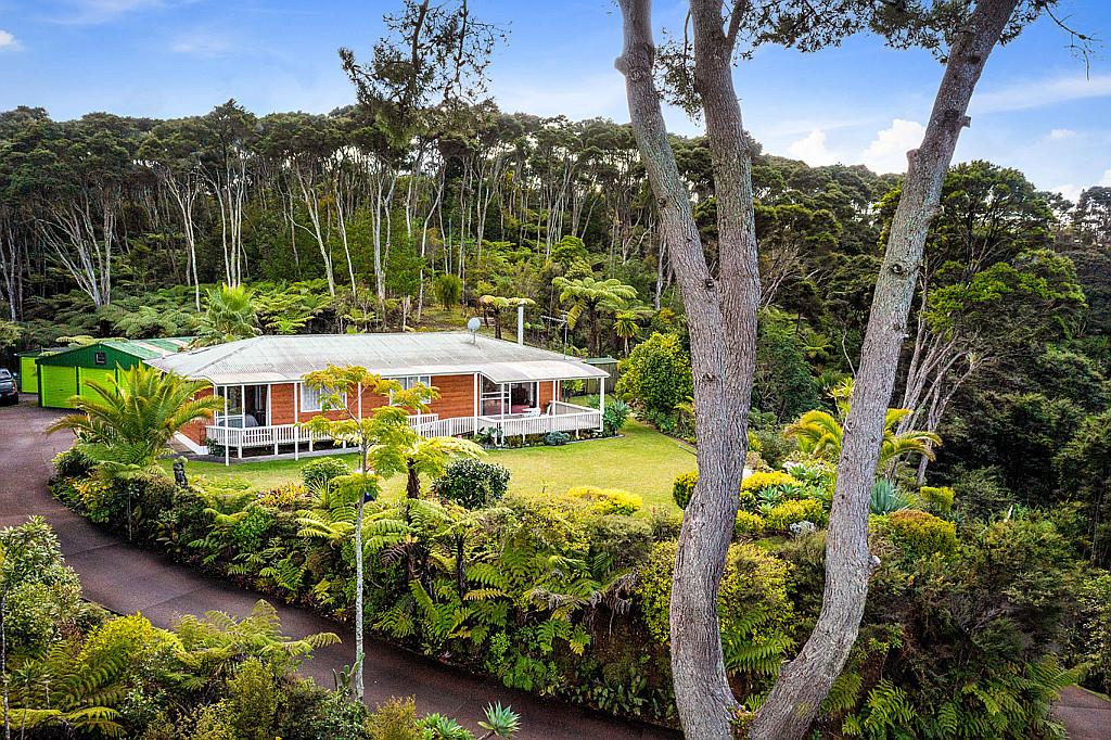 253 Laingholm Drive, Titirangi - Photo 3