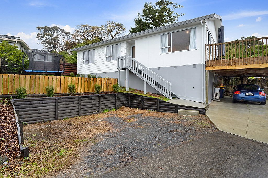 27 Danube Lane, Glen Eden - Photo 2