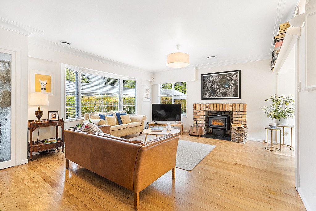 23 Rimutaka Place, Titirangi - Photo 2