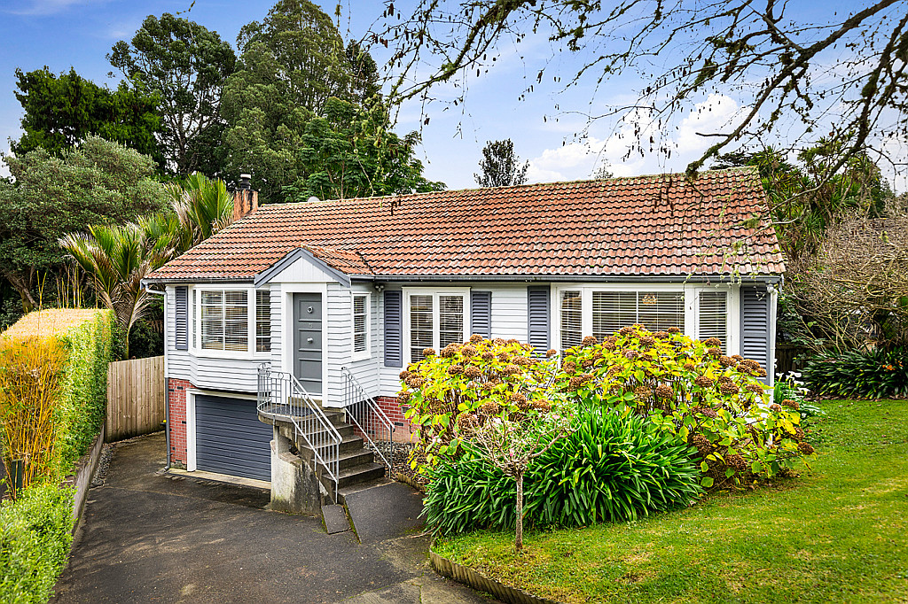 23 Rimutaka Place, Titirangi