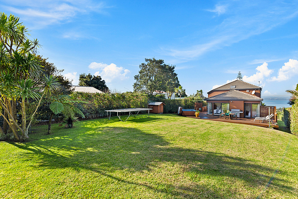 89 Victory Road, Laingholm