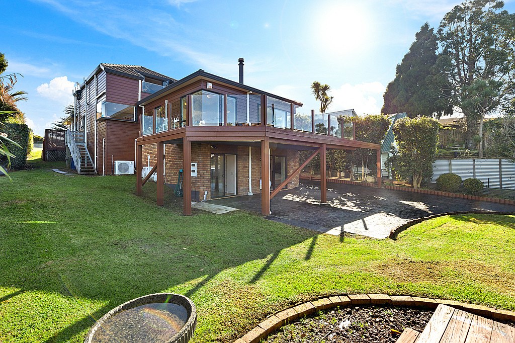 89 Victory Road, Laingholm - Photo 2