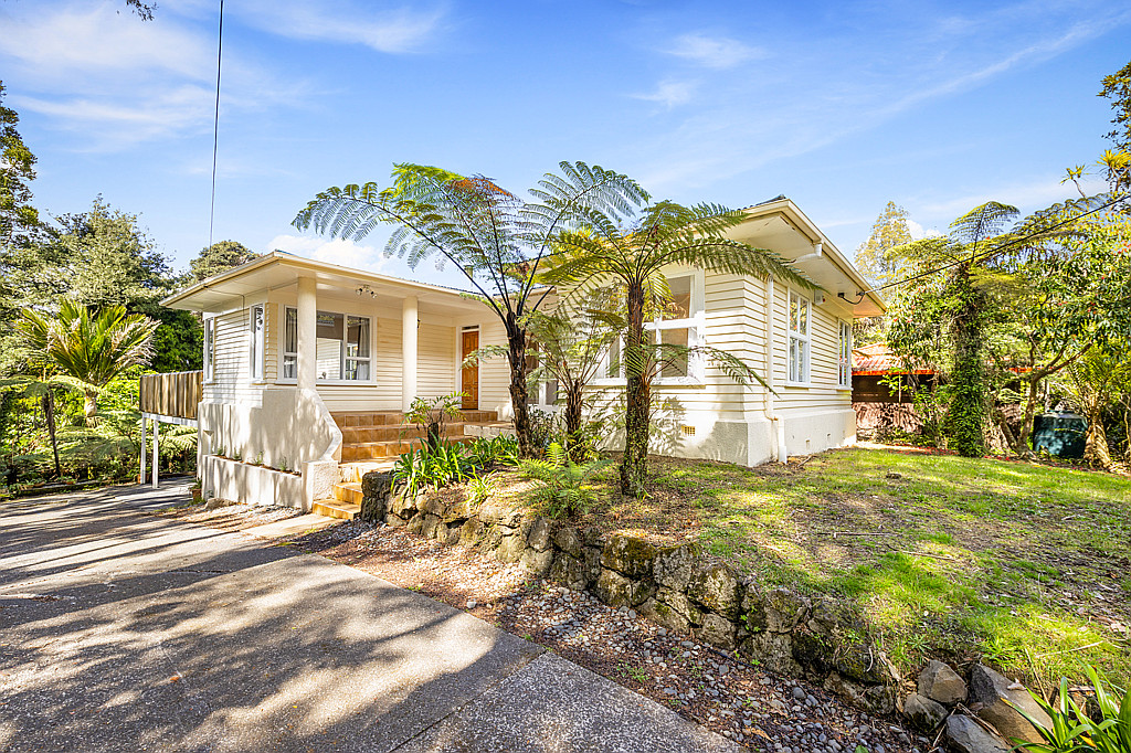 181 Konini Road, Titirangi - Photo 2