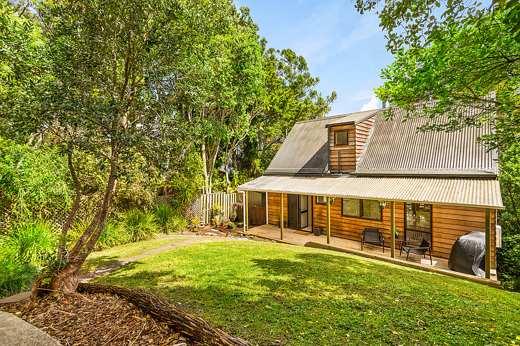 47 Arapito Road, Titirangi - Photo 3