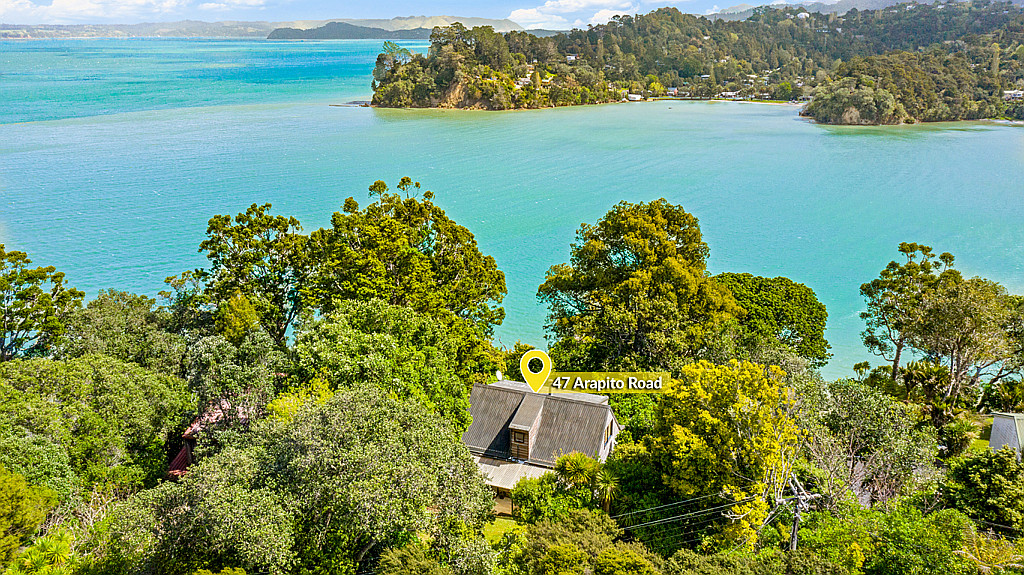 47 Arapito Road, Titirangi
