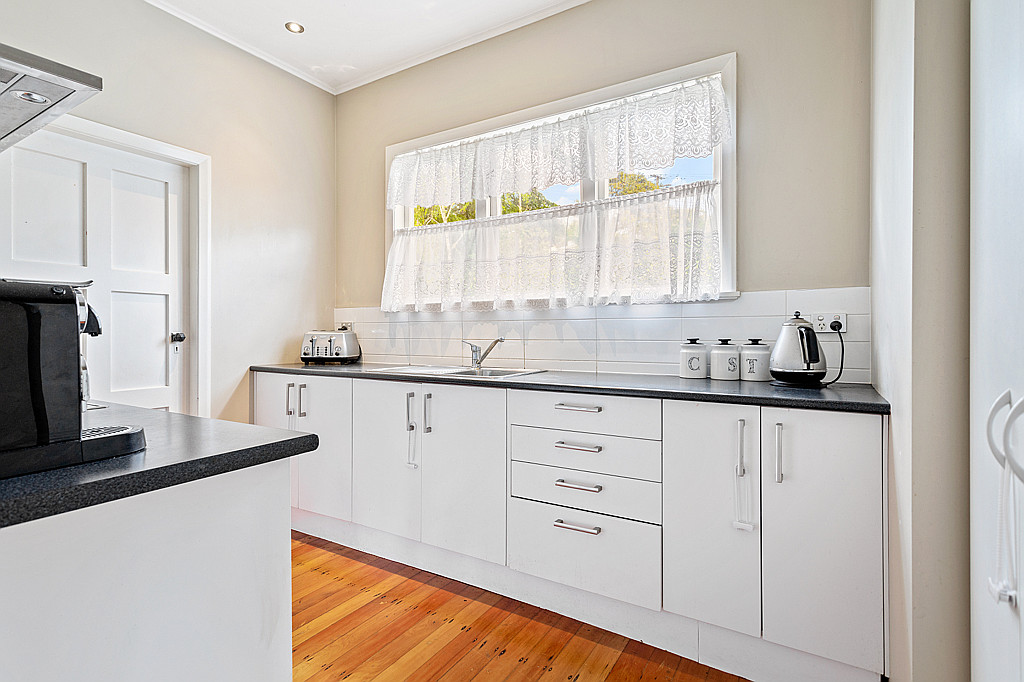 28a Derwent Crescent, Titirangi - Photo 6