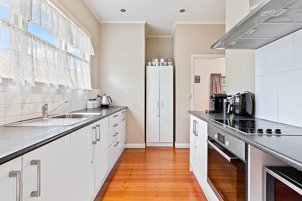 28a Derwent Crescent, Titirangi - Photo 7