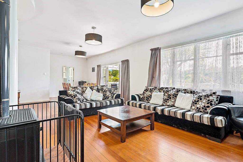 28a Derwent Crescent, Titirangi - Photo 2