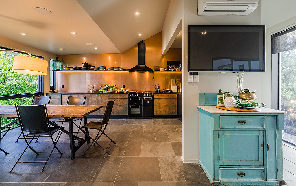 58 Kauri Point Road, Laingholm - Photo 3