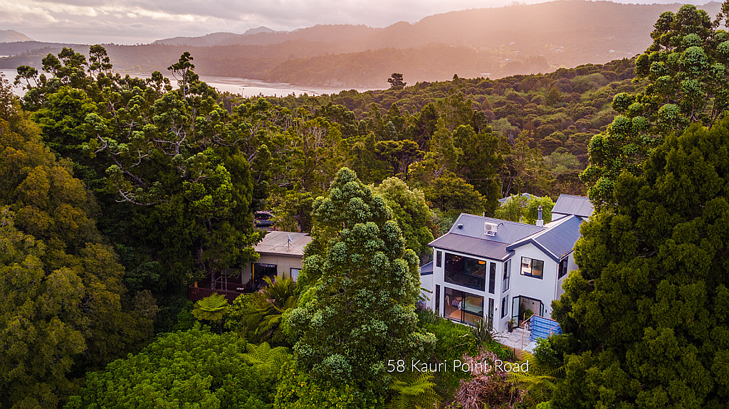 58 Kauri Point Road, Laingholm