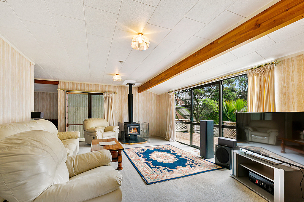 699 Huia Road, Parau - Photo 5