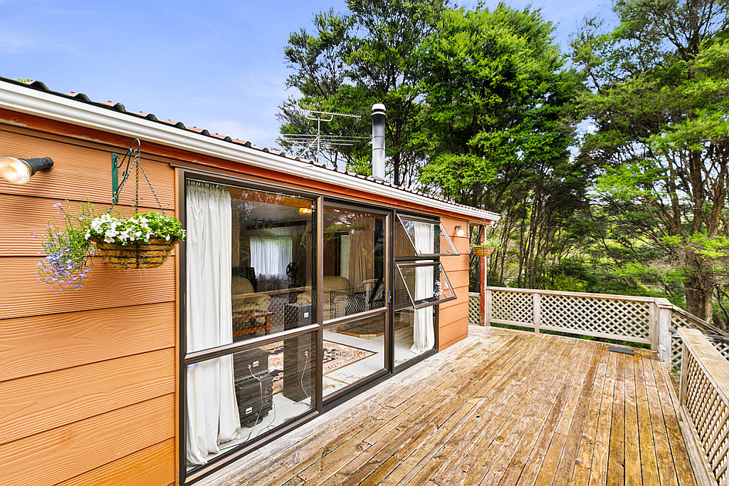 699 Huia Road, Parau - Photo 4