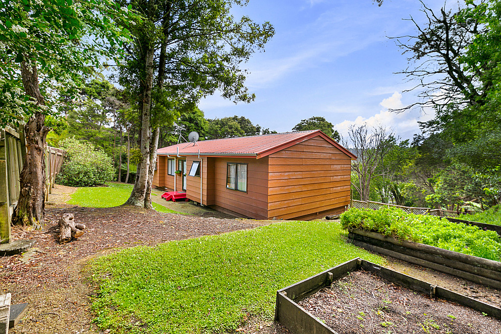 699 Huia Road, Parau - Photo 2