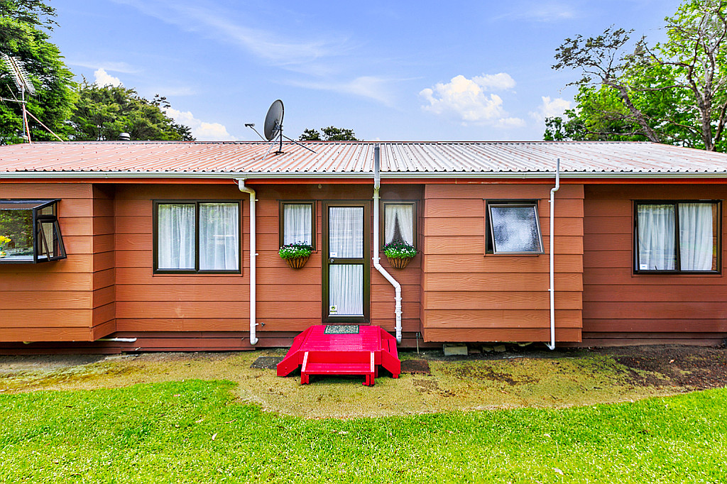 699 Huia Road, Parau - Photo 7