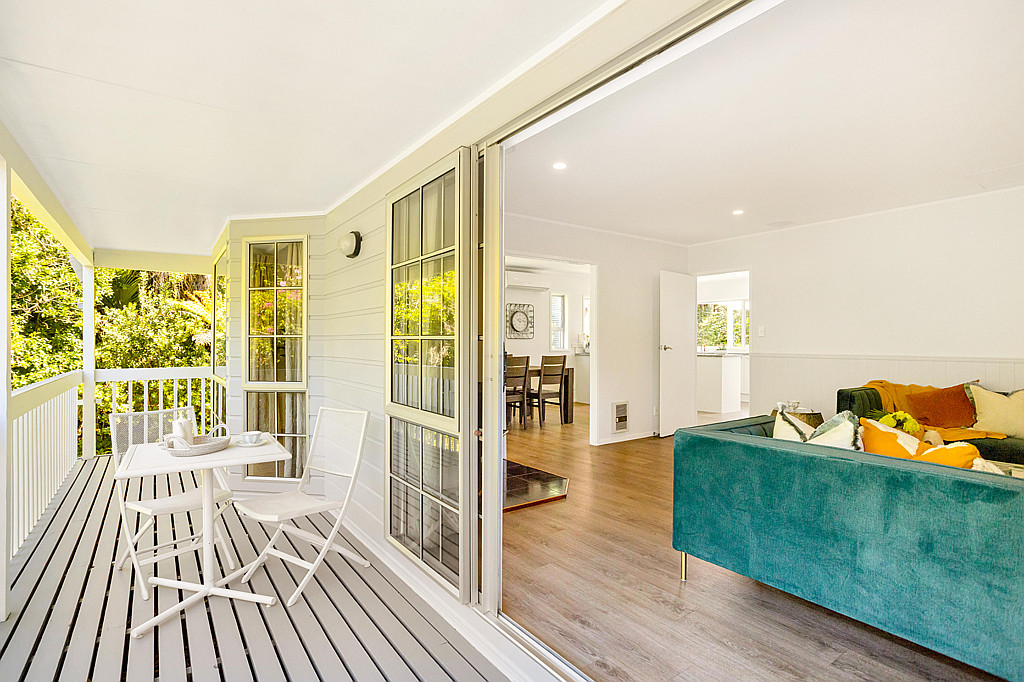 21 Landing Road, Titirangi - Photo 5