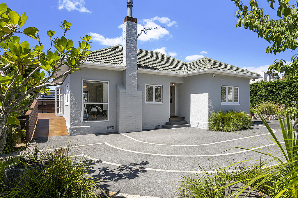 12 West Lynn Road, Titirangi
