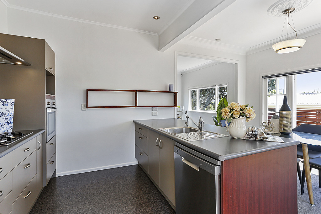 12 West Lynn Road, Titirangi - Photo 7