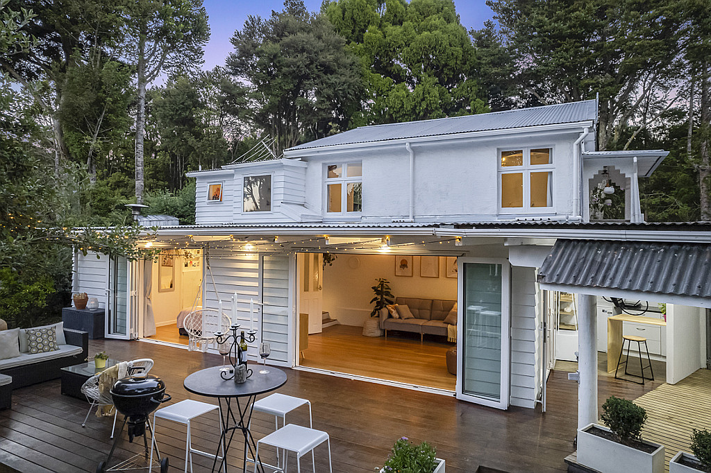2 Minnehaha Avenue, Titirangi - Photo 4