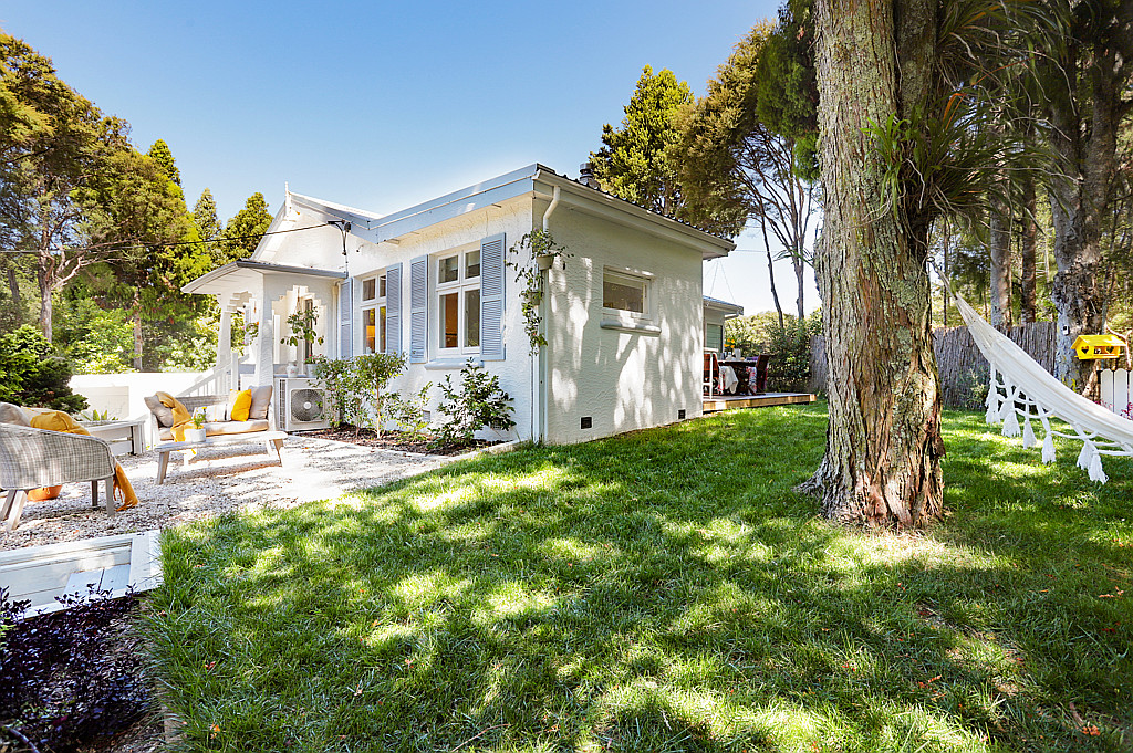 2 Minnehaha Avenue, Titirangi - Photo 6