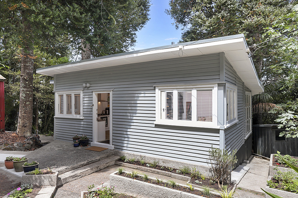 33 York Road, Titirangi