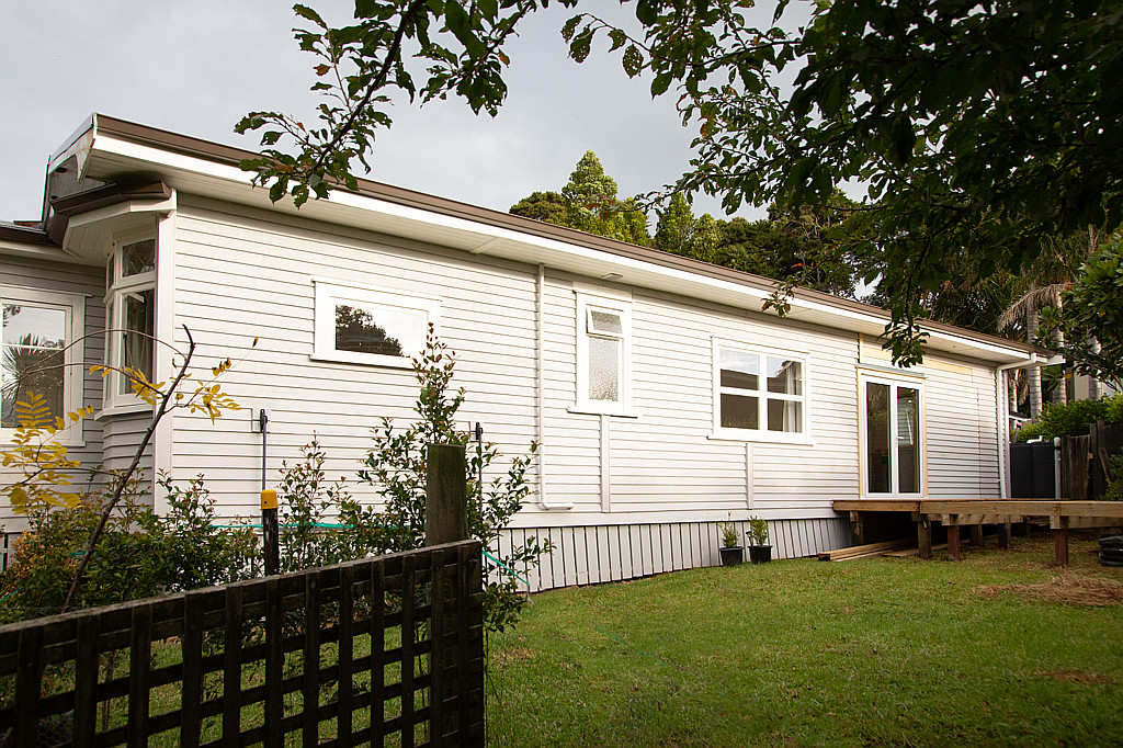 15 Greenwoods Close, Titirangi - Photo 3