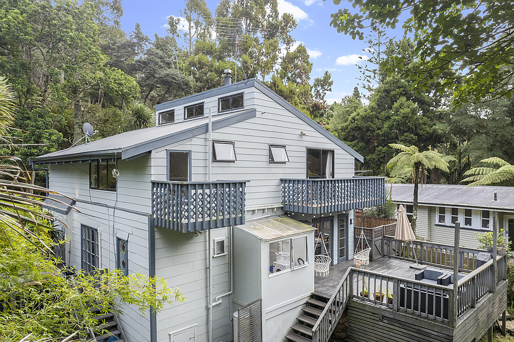 7 Sylvan Valley Avenue, Titirangi - Photo 3