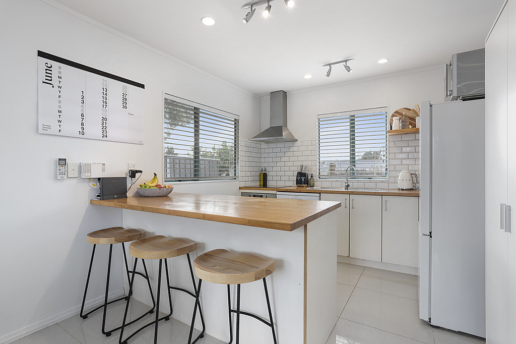 6 Crowther Street, Blockhouse Bay - Photo 2