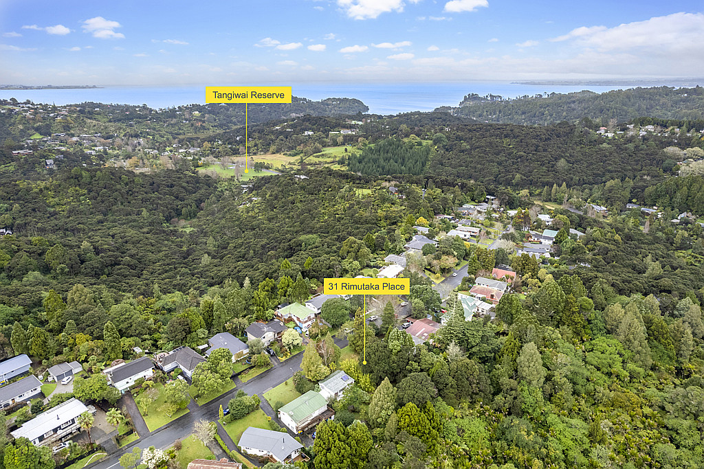 31 Rimutaka Place, Titirangi - Photo 5