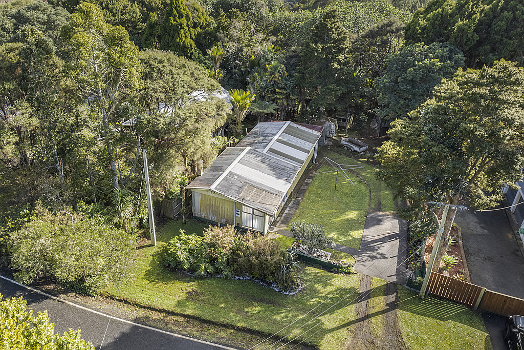 35 Tane Road, Laingholm - Photo 2