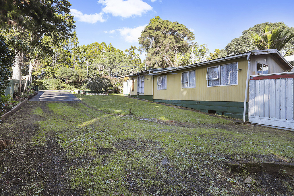 35 Tane Road, Laingholm - Photo 3