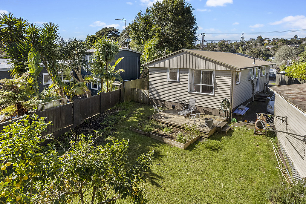 117 Atkinson Road, Titirangi - Photo 2