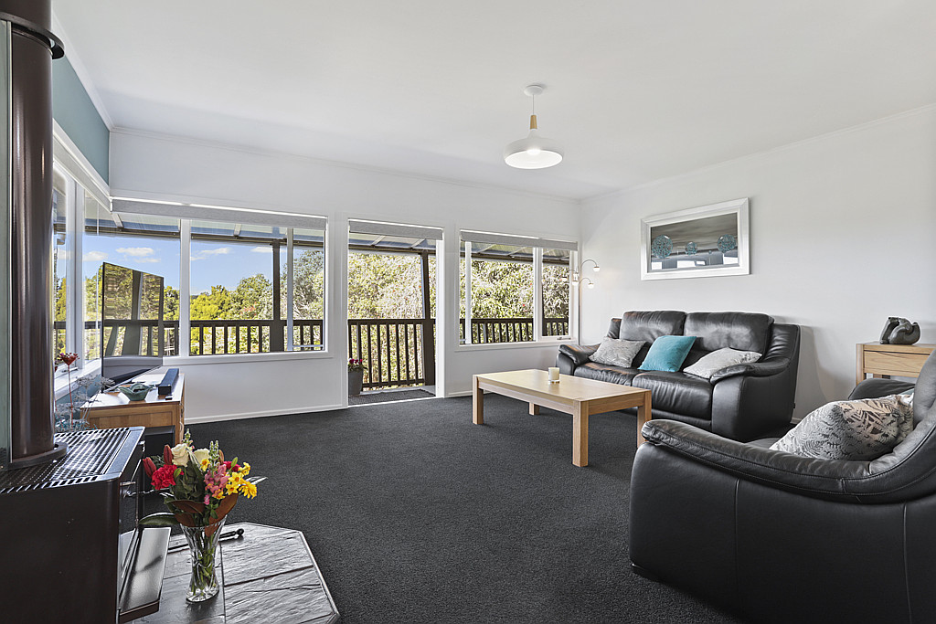 12 Rauhuia Crescent, Parau - Photo 4