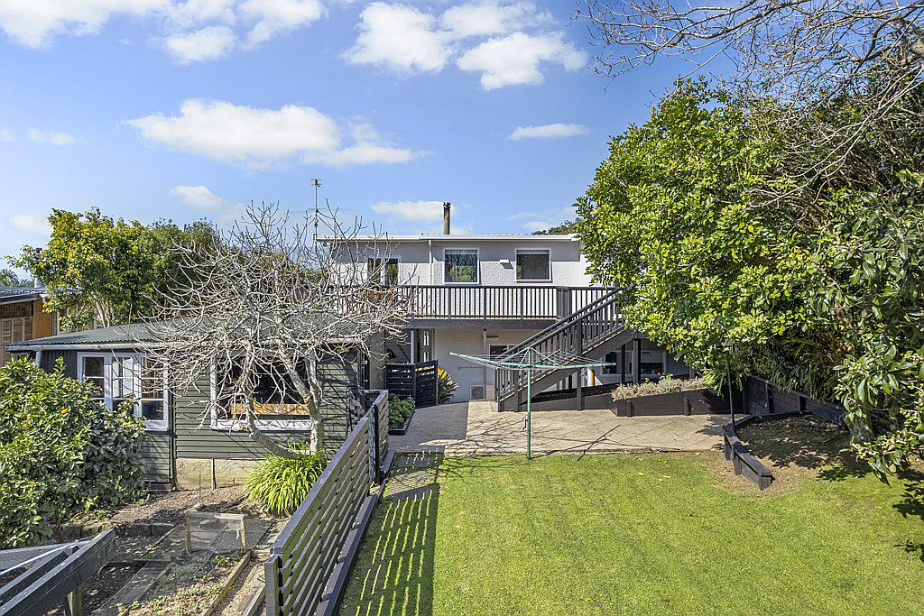 12 Rauhuia Crescent, Parau - Photo 2