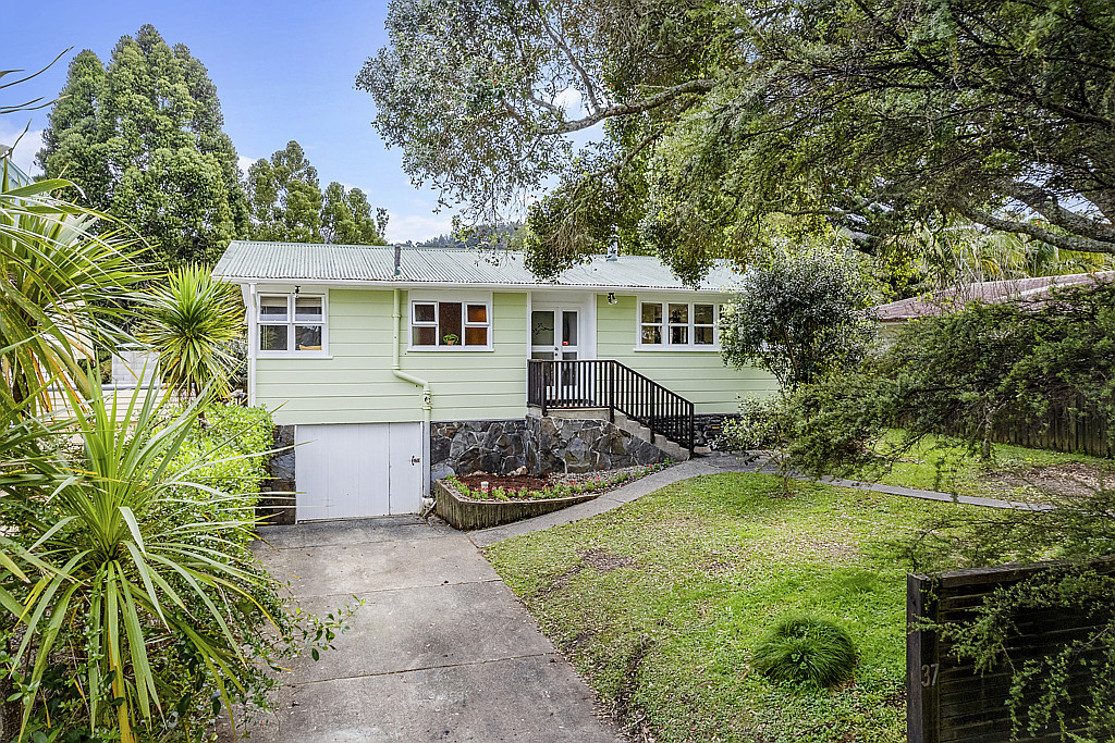 37 Rimutaka Place, Titirangi