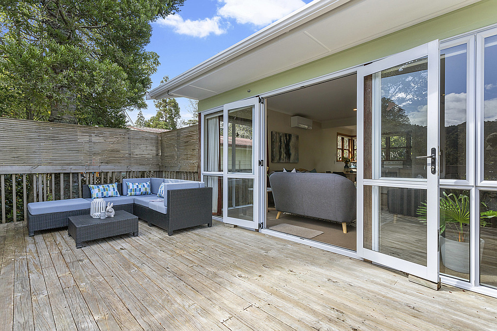 37 Rimutaka Place, Titirangi - Photo 6