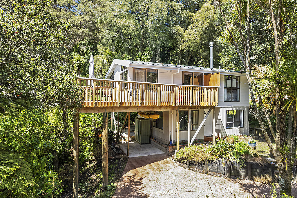 23 Western Road, Laingholm - Photo 2