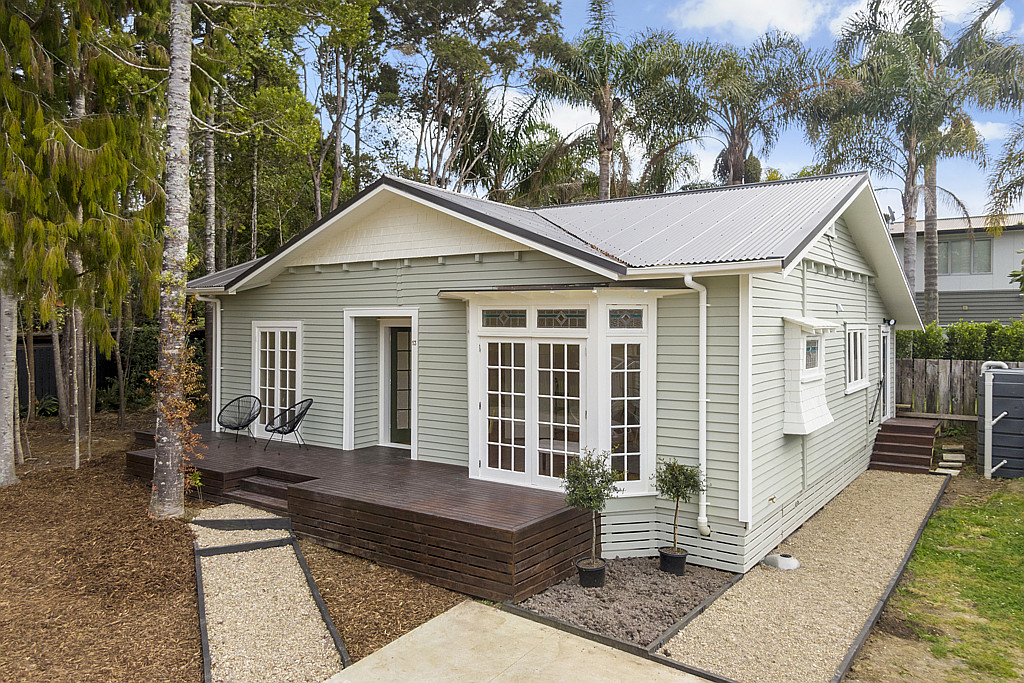 13 Greenwoods Close, Titirangi - Photo 2
