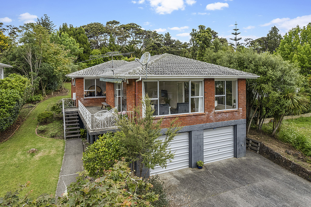 52 Rimutaka Place, Titirangi